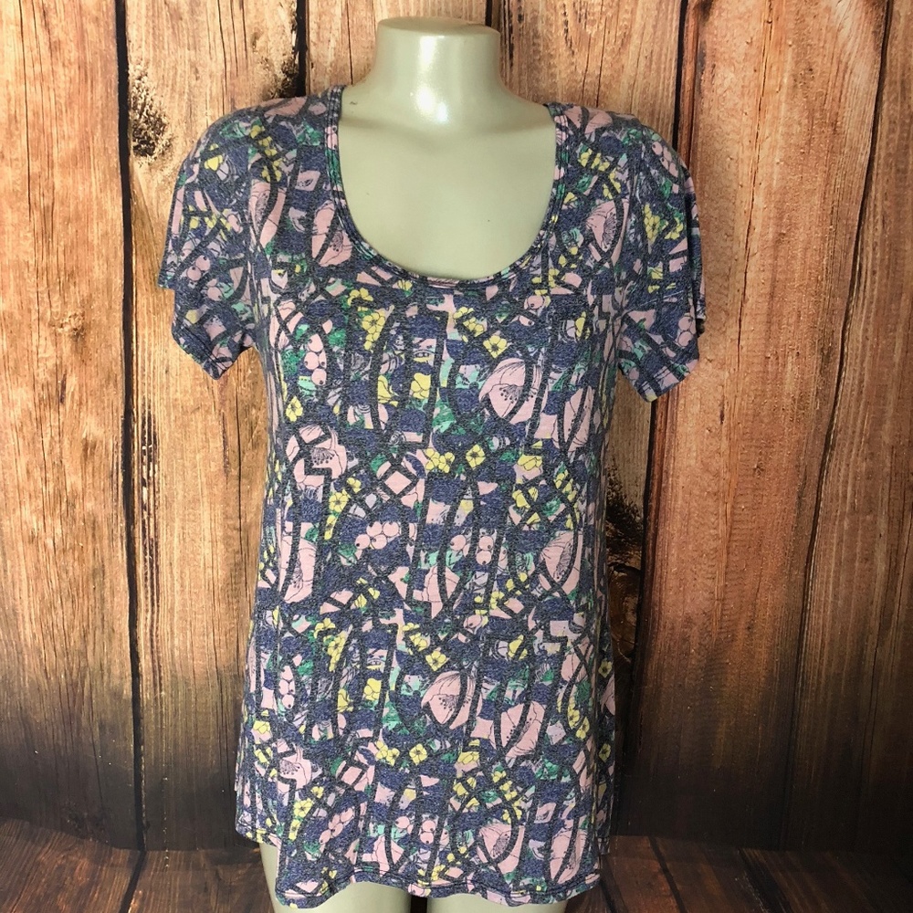 Lularoe Top Size Medium Basic T